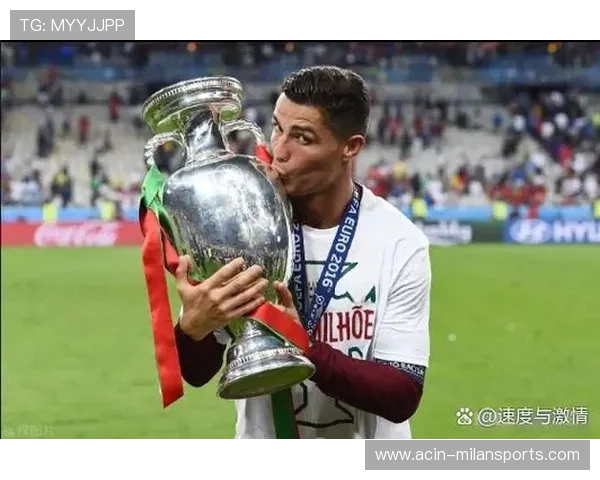 C罗争议引社媒热议，c罗报道